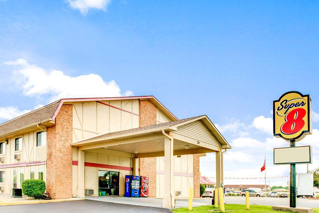 Super 8 By Wyndham Shelbyville Exterior photo